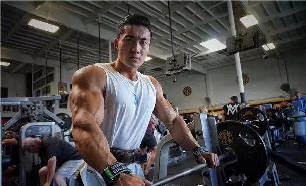 為啥頂級健美大賽中很少能看見黃皮膚的人？難道是基因問題？(圖3)